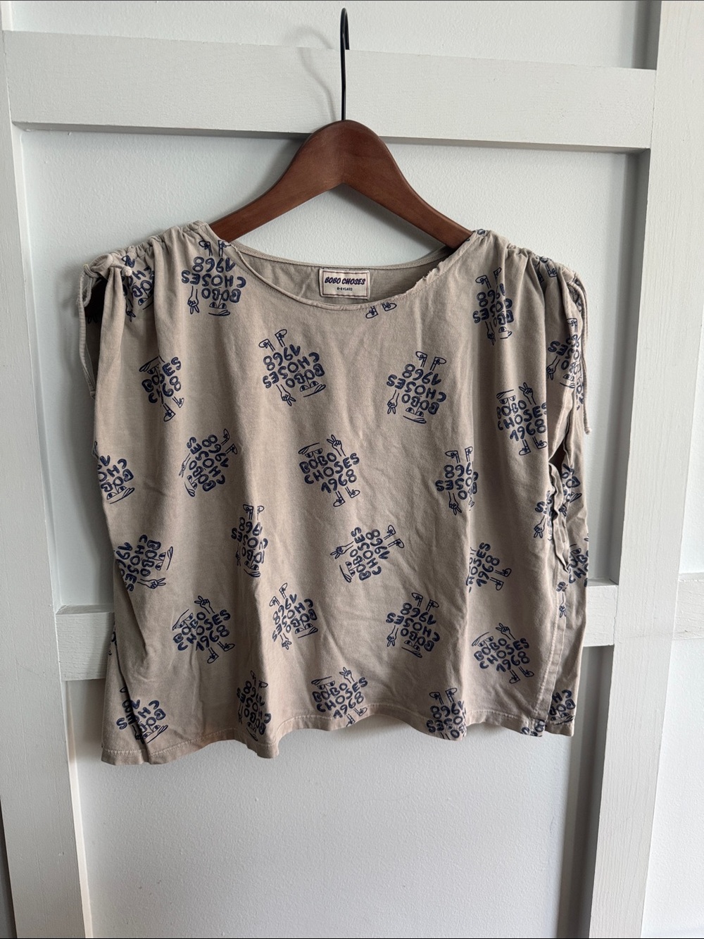 Bobo Choses Chic Beige Graphic Puff-Sleeve Top 8/9 EUC